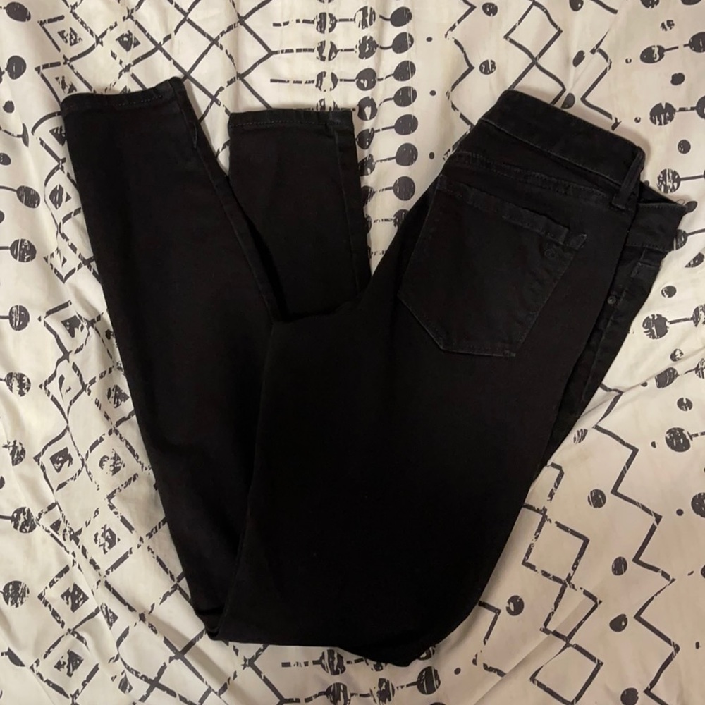 Black skinny jeans shirt length